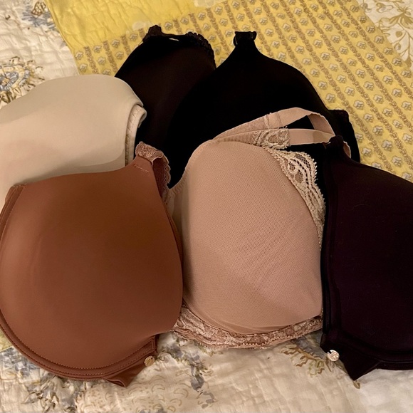 Natori Bundle of Bras. - Picture 13 of 13